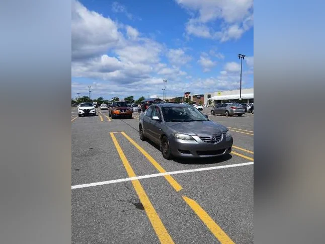 mazda3 2006 thumbnail 4