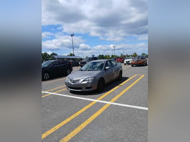 mazda3 2006 thumbnail 3