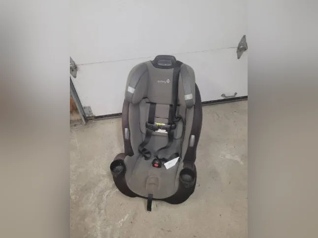 2 sièges pour voiture safety 1st