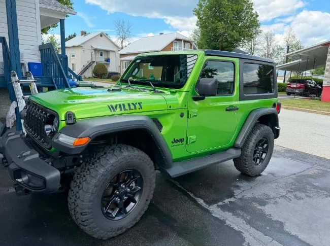 Jeep Wrangler Willys 2025 – 6 500 km – Comme neuve – Prête à être remorquée! thumbnail 3