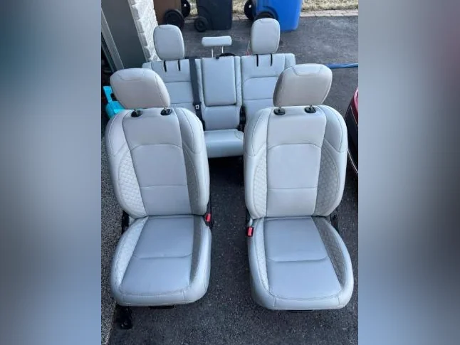 Ensemble de Sièges en Cuir Blanc JEEP Wrangler 4xe 2023 comme Neuf