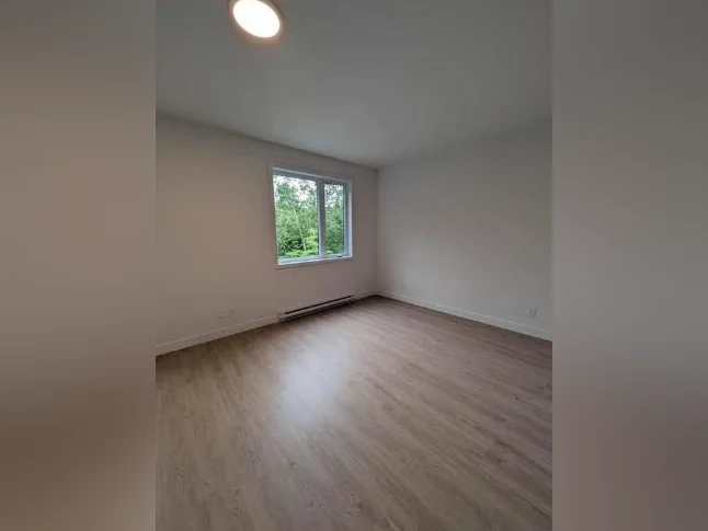 2 CHAMBRES À COUCHER, 1 SALLE DE BAIN APPARTEMENT thumbnail 2