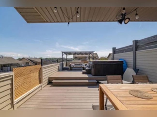 4 1/2 avec mezzanine, terrasse sur le toit et spa privé thumbnail 8
