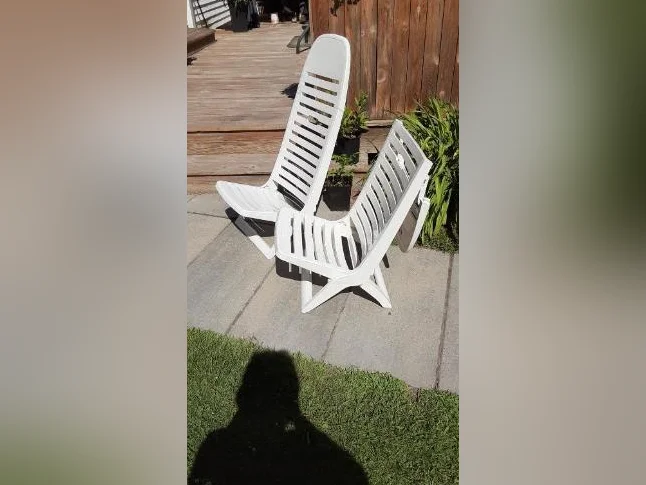 2 CHAISES PLIANTES DE PLAGE EN TRÈS BONNE CONDITION thumbnail 2