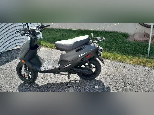 scooter à vendre thumbnail 2