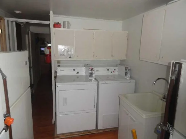 CHAMBRE À LOUER À SAINT-AGATHE-DES-MONTS,PRES DE TOUT LES SERVICES. thumbnail 9