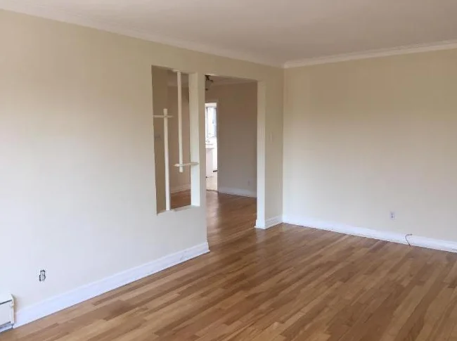 6 1/2 Upper Duplex / 3 Bedrooms / Ideally Located in Ville St. Laurent