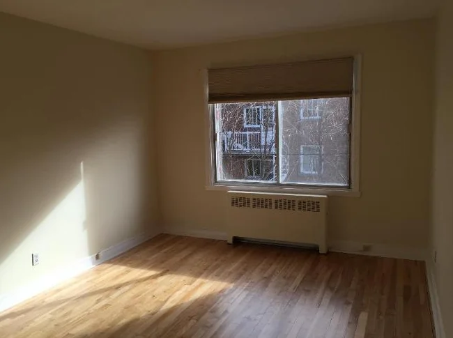 6 1/2 Upper Duplex / 3 Bedrooms / Ideally Located in Ville St. Laurent thumbnail 4