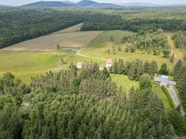 Fermette a vendre 50 acres