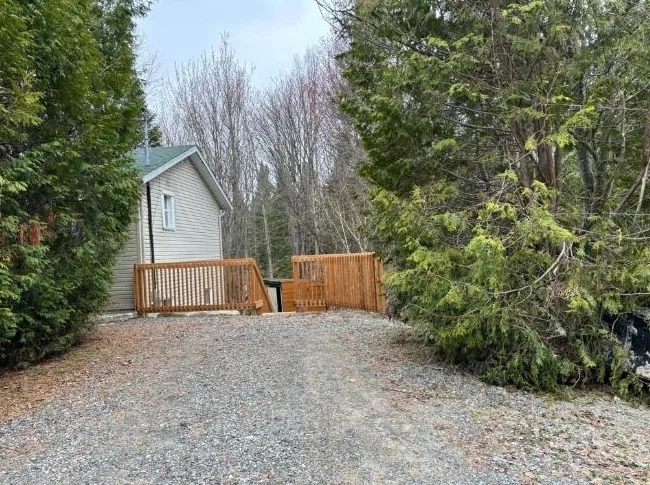 Chalet 4 saisons avec garage thumbnail 4