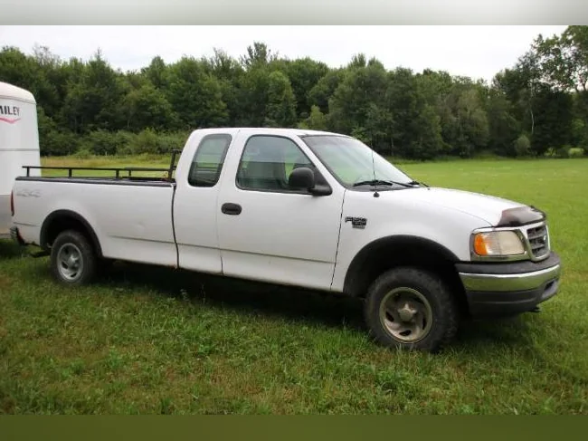 Ford F150 2000 XL, 122000 km 4X4 boite de 8 pieds thumbnail 2