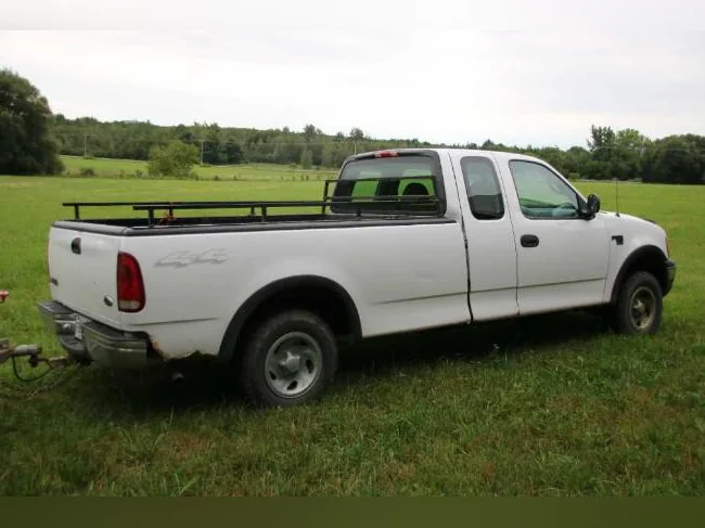 Ford F150 2000 XL, 122000 km 4X4 boite de 8 pieds thumbnail 3