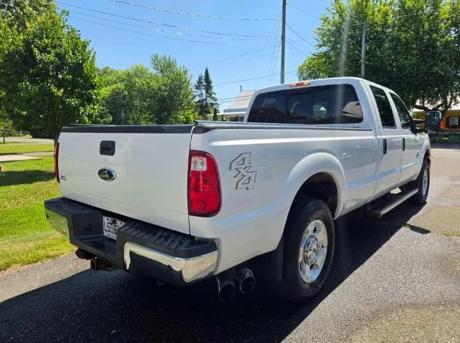 Pick-up ford f-250 2011 117995 km thumbnail 3