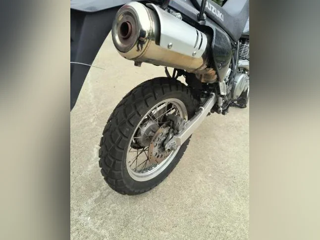 SUZUKI DR 650, 2020 SEULEMENT 7800KM, COMME NEUF thumbnail 4