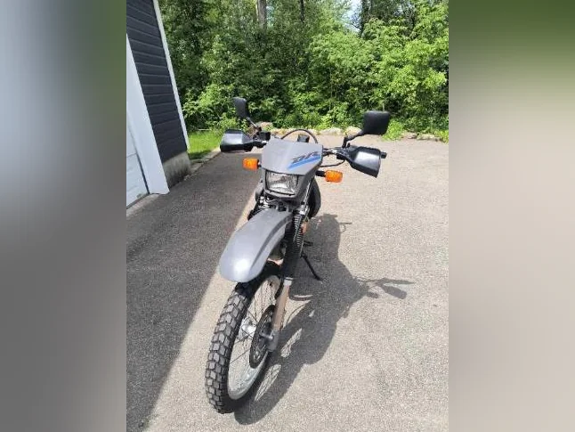 SUZUKI DR 650, 2020 SEULEMENT 7800KM, COMME NEUF thumbnail 8
