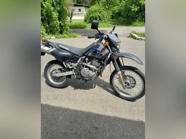 SUZUKI DR 650, 2020 SEULEMENT 7800KM, COMME NEUF thumbnail 5