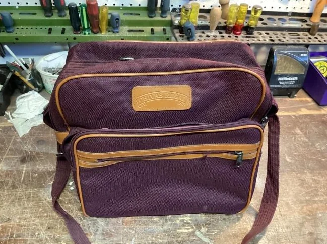 CARRY ON TRAVELLING BAGS