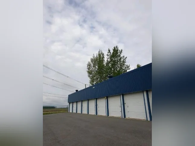Entreposage Auto Moto et Roulotte - Mini Entrepôts St-Hyacinthe thumbnail 6