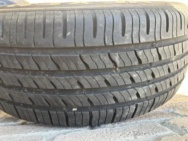 (1 ) pneu 245-55-20 nexen en parfait condition