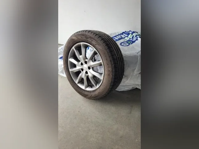 4 pneus d'été Nokian One 22560R18 montés sur Mags Jeep avec capteur de pression. thumbnail 3