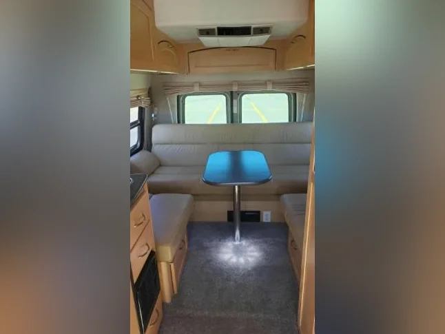 Pleasure Way Excel TS - Ford E-350 thumbnail 6