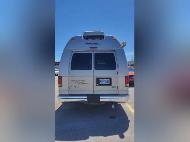 Pleasure Way Excel TS - Ford E-350 thumbnail 3