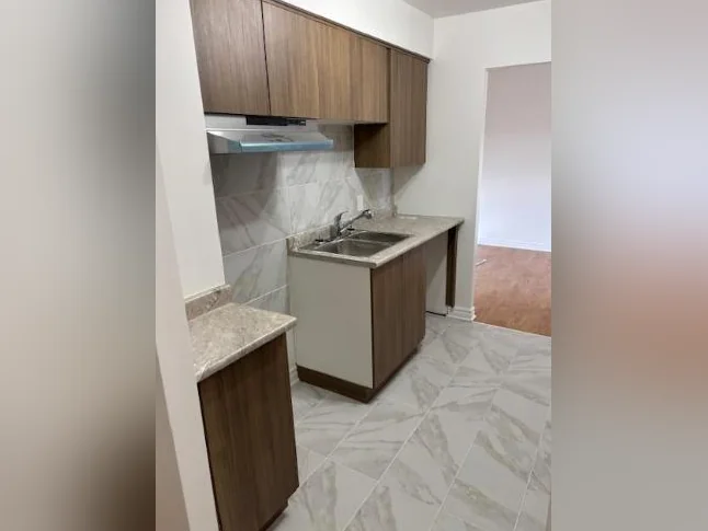 Boucherville grand 5 1\2 libre immédiatement, $1680\mois tout rénové