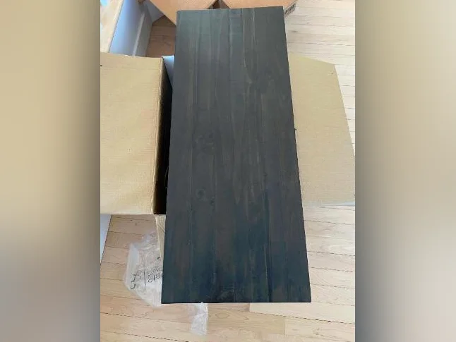 Table de cuisine en bois massif. thumbnail 3