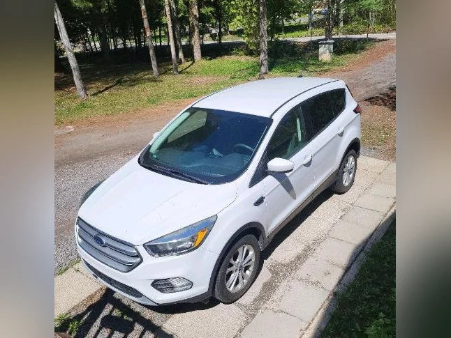 Ford Escape thumbnail 2