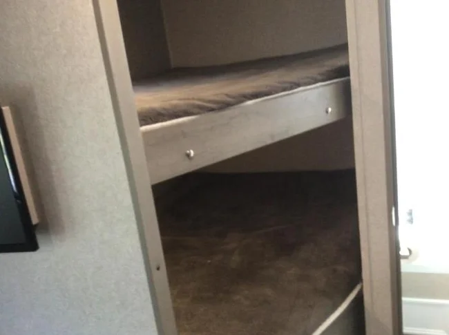 Roulotte puma 2019 (2x bunks beds doubles) comme neuve 20750 $ négociable thumbnail 2