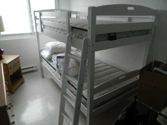 LIT SUPERPOSÉS OU FLAMBANT NEUF AVEC MATELAS