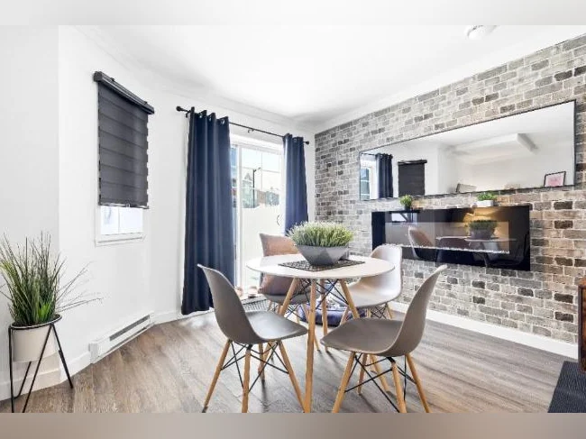 Condo 3 1/2 à Brossard avec électroménagers, 1 stationnement, Thermopompe mural, 1 Rangement et balcon extérieur thumbnail 2