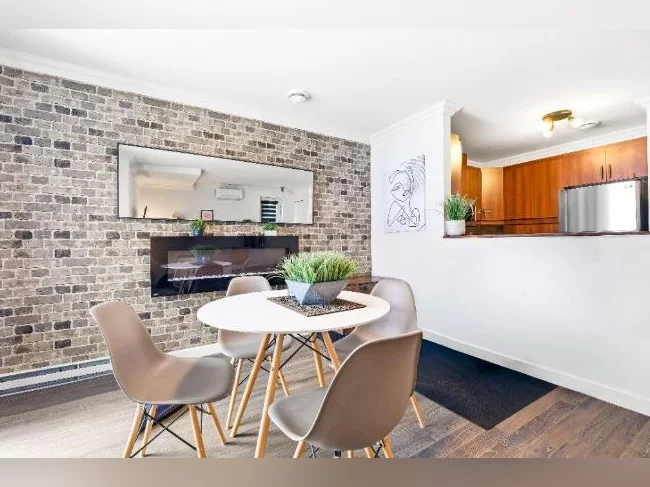 Condo 3 1/2 à Brossard avec électroménagers, 1 stationnement, Thermopompe mural, 1 Rangement et balcon extérieur thumbnail 4