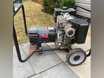Génératrice Homelite 4400W  (300$) Parfaite Condition !  -4 Prises