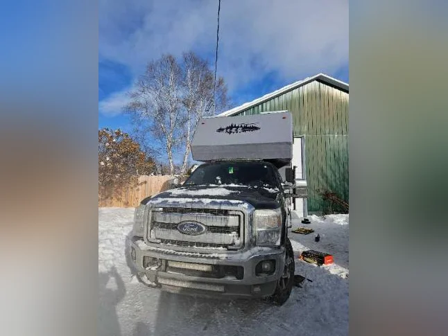 Campeur porté excellent état + F250 lariat thumbnail 4