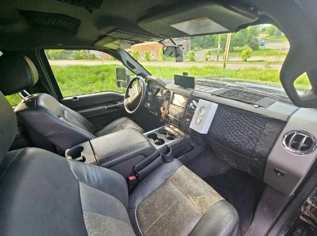 Campeur porté excellent état + F250 lariat thumbnail 10