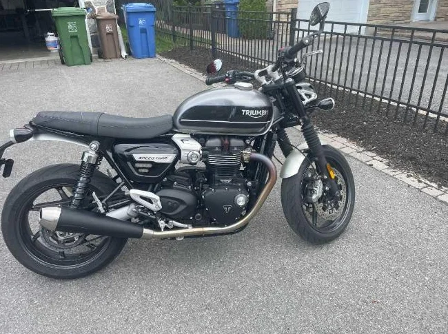 Triumph Speed Twin 1200 thumbnail 4