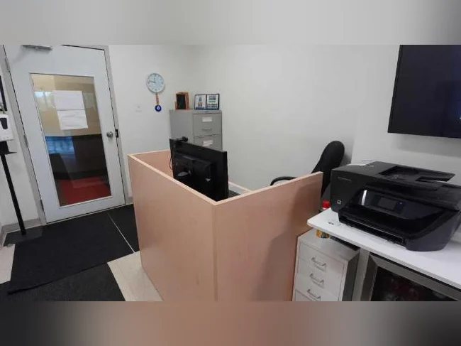 Massothérapeute / Physio / Acupuncteur – Salle privée à sous-louer | Côte-Saint-Luc | 825$/mois thumbnail 4