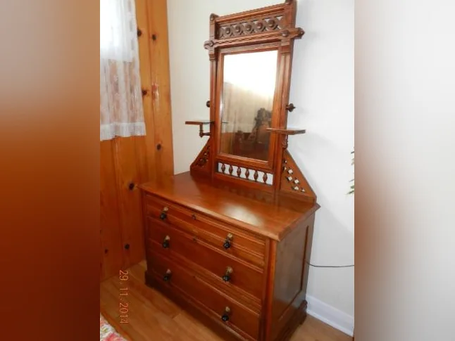 Mobilier de chambre ancien thumbnail 4