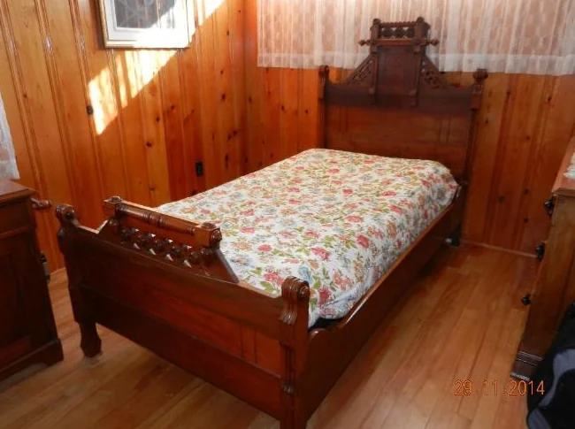 Mobilier de chambre ancien thumbnail 2