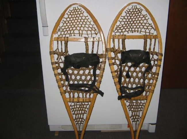 Raquettes en babiche avec attelage (14x42)