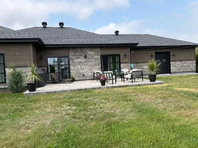 Maison à vendre avec vue panoramique et levers de soleil spectaculaire thumbnail 7