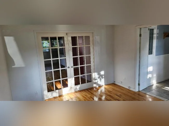 Grand 4 1/2 dans d'un triplex thumbnail 8