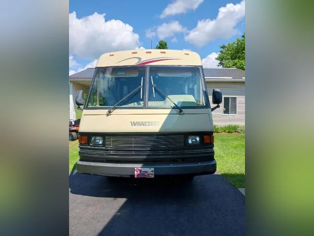 Motorisé Winnebago 1989 thumbnail 3