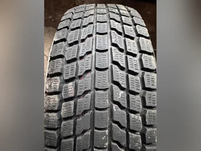 4 pneus d'hiver 17" + jantes pour VUS
