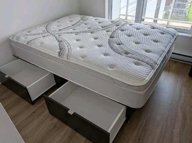 GRANDE AUBAINE, MATELAS DE QUALITÉ SUR BASE DE BOIS