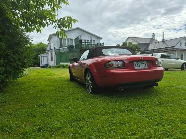 Mazda mx5 miata thumbnail 5