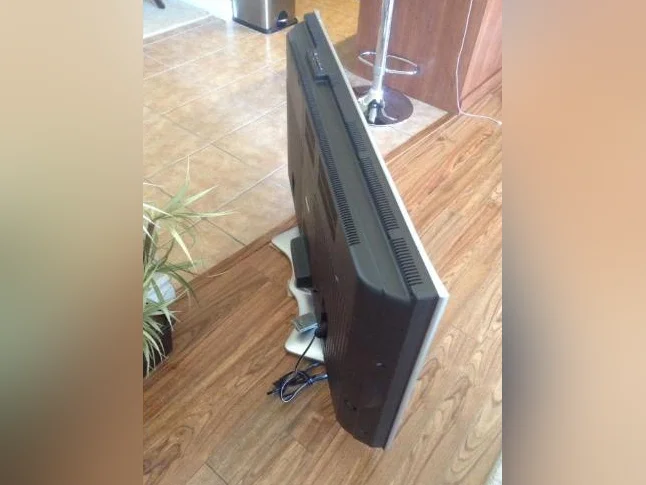 Télévision SHARP AQUOS. 37 pouces thumbnail 4