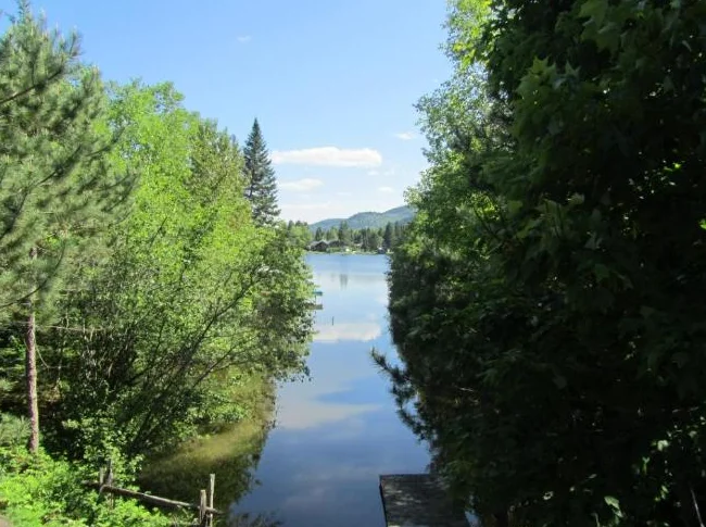Chalet bord de l’eau St-Zénon à louer. 1h30 de Montréal !!! thumbnail 5