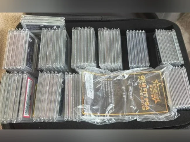 Lot de 58 cartes gradé ( Pokémon, Yu-Gi-Oh!, Digimon )